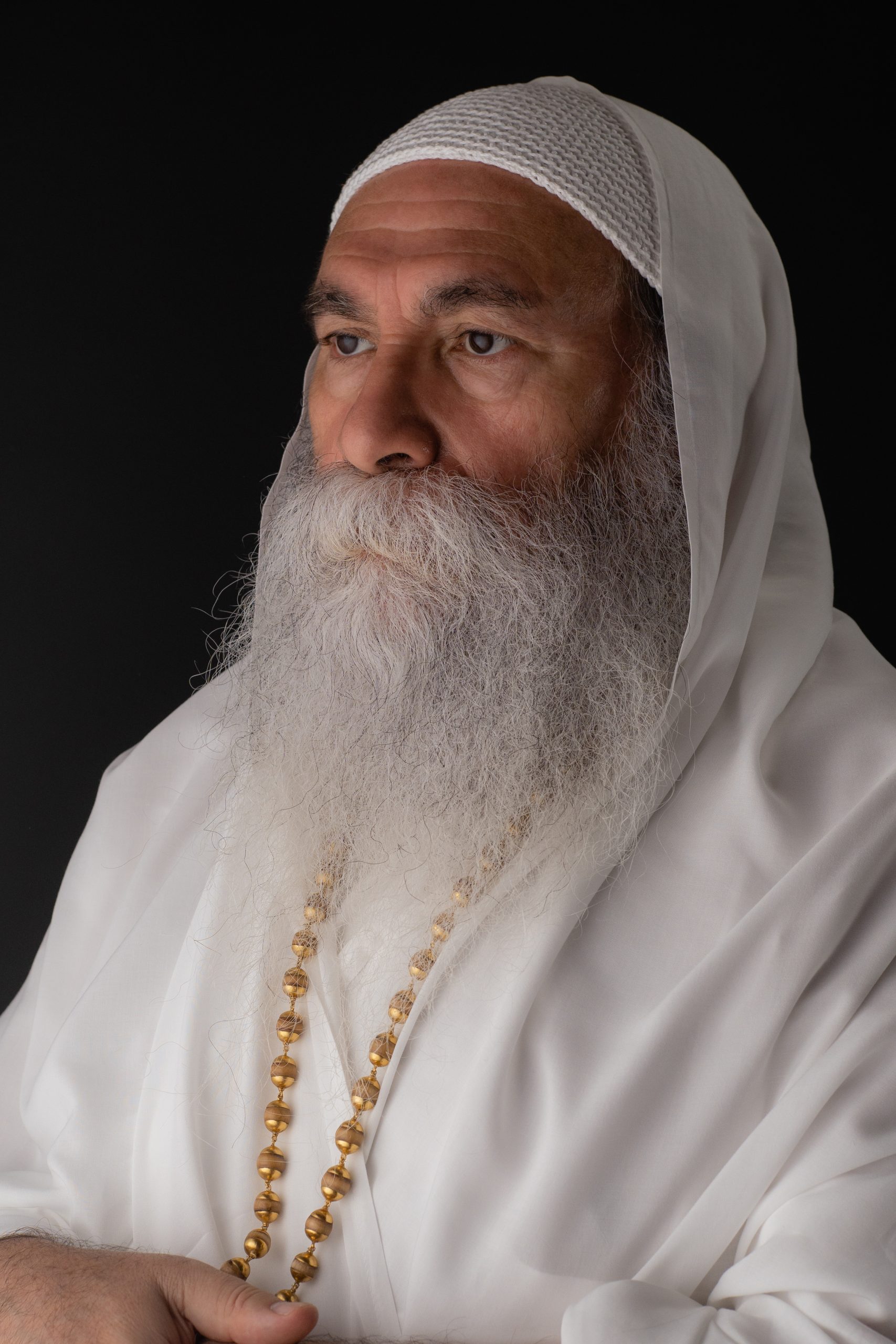 IMPROVED-2022_11_06-Prabhuji-White_307-DSC03404