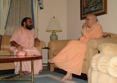 Prabhuji con S.S. Keshava Bharati Das Goswami